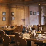 Premium Activehotel Bergkoenig 4* ノイシュティフト・イム・シュトゥーバイタール