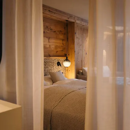 Готель Premium Activehotel Bergkoenig Нойштіфт-ім-Штубайталь