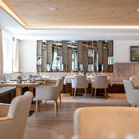 Premium Activehotel Bergkoenig Нойштіфт-ім-Штубайталь