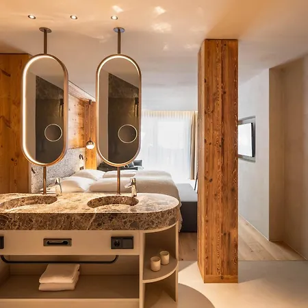 Готель Premium Activehotel Bergkoenig Нойштіфт-ім-Штубайталь