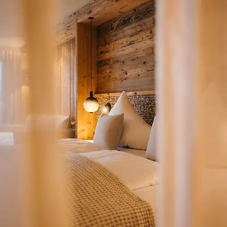 Готель Premium Activehotel Bergkoenig Нойштіфт-ім-Штубайталь
