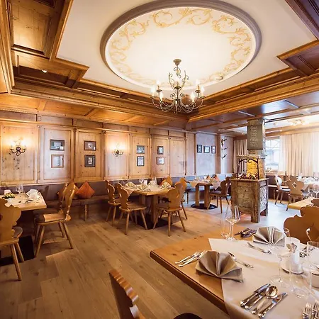 Готель Premium Activehotel Bergkoenig Нойштіфт-ім-Штубайталь