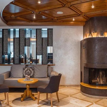 Premium Activehotel Bergkoenig Готель Нойштіфт-ім-Штубайталь